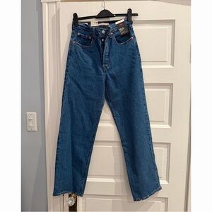 Levi’s Ribcage Straight Ankle